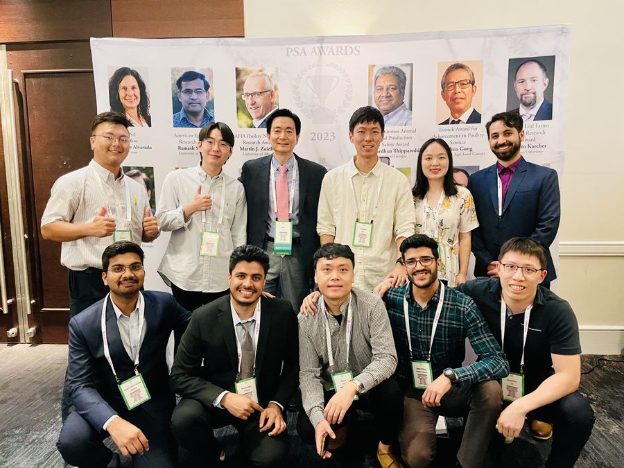 Lab group at the Poultry Science Association Awards 2023